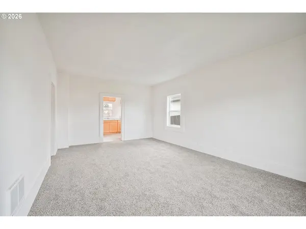 320 23RD AVE, Longview, WA 98632