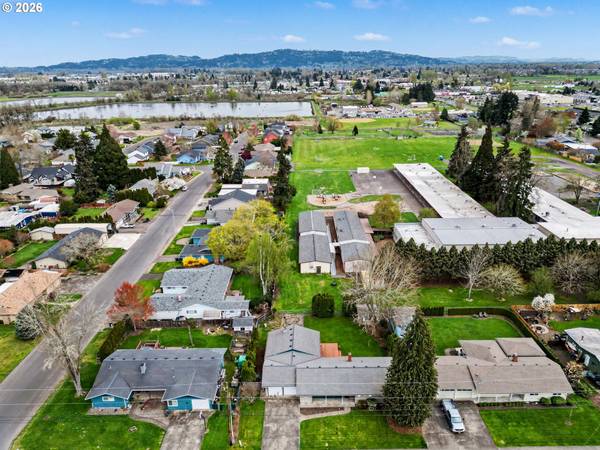 555 SACRE LN, Monmouth, OR 97361