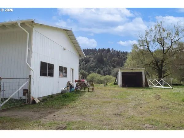 97832 S COOS RIVER LN, Coos Bay, OR 97420