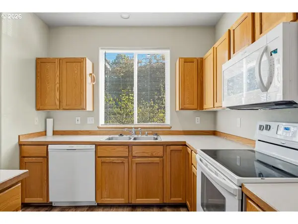 1085 GOLDEN PHEASANT DR, Redmond, OR 97756