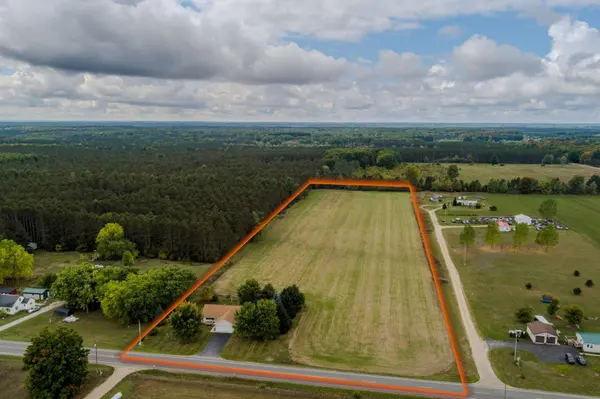 11222 Blackman RD, Paradise Twp, MI 49649