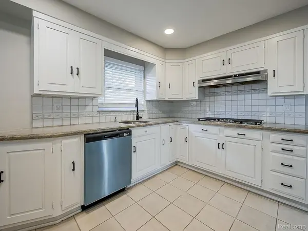 24620 Wood ST, Saint Clair Shores City, MI 48080