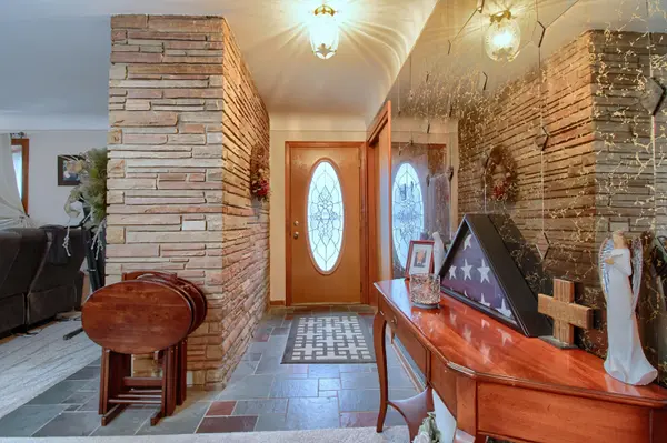 33725 Cindy ST, Livonia City, MI 48150