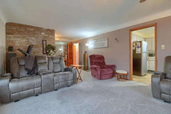 33725 Cindy ST, Livonia City, MI 48150