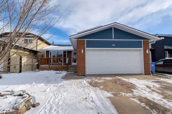 48 Bernard WAY NW, Calgary, AB T3K 2E9