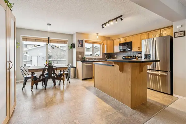 117 Reunion CT NW, Airdrie, AB T4B 0G9