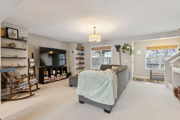 117 Reunion CT NW, Airdrie, AB T4B 0G9