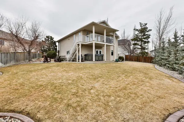 92 Heritage CIR W, Lethbridge, AB T1K 7T3