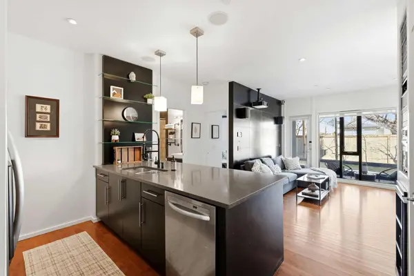 414 Meredith RD NE #105, Calgary, AB T2E5A6