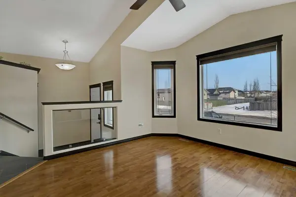 11402 77 AVE, Grande Prairie, AB T8W 2V1