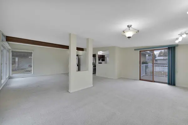 3333 43 AVE, Red Deer, AB T4N3B2