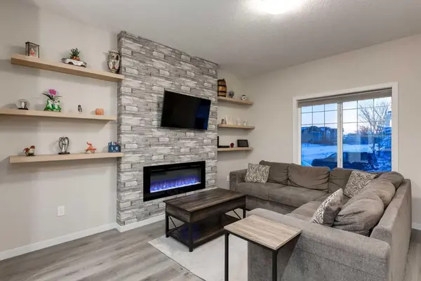 123 DRAKE LANDING LOOP, Okotoks, AB T1S 0H4