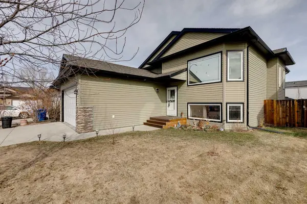 12 Mcclung Gate, Carstairs, AB T0M0N0