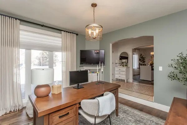 21 Dandell Close, Red Deer, AB T4R 2J3