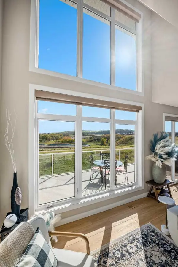 51 Creekstone WAY SW, Calgary, AB T2X 4R4