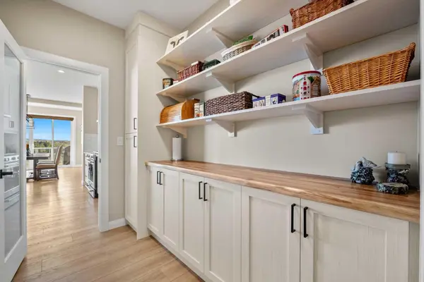 51 Creekstone WAY SW, Calgary, AB T2X 4R4