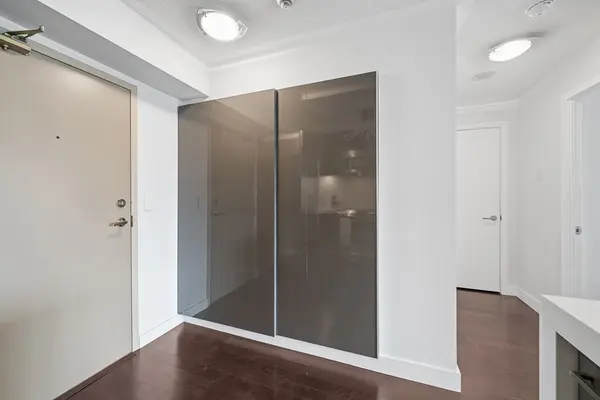 909 Bay ST #1503, Toronto C01, ON M5S 3G2