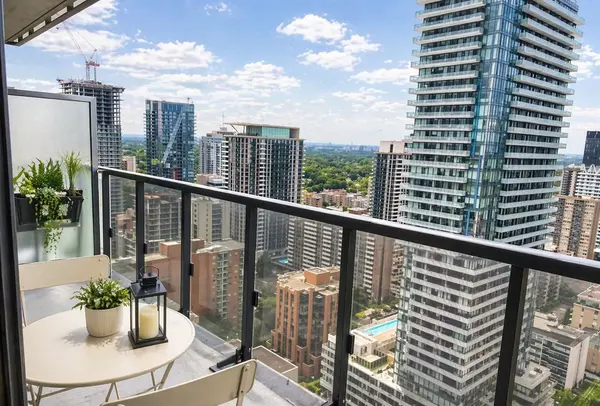 125 Redpath AVE #3202, Toronto C10, ON M4S 0B5