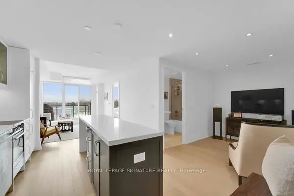 25 Malcolm RD #408, Toronto C11, ON M4G 0C1