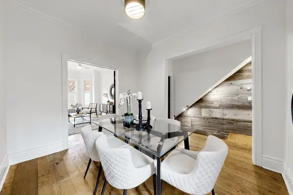 106 Oxford ST, Toronto C01, ON M5T 1P3