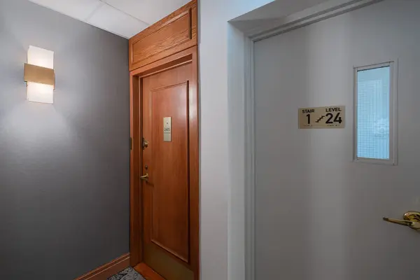 24 Wellesley ST W #2405, Toronto C01, ON M4Y 2X6