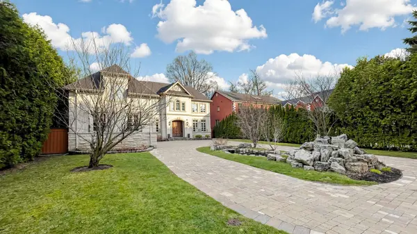 17 Truman RD, Toronto C12, ON M2L 2L4