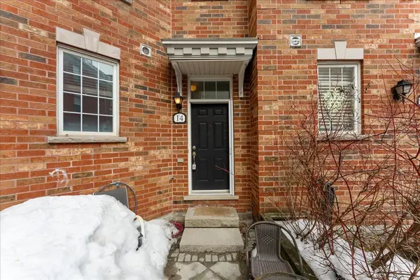 14 Fairhead Mews, Toronto E02, ON M4E 3Y4