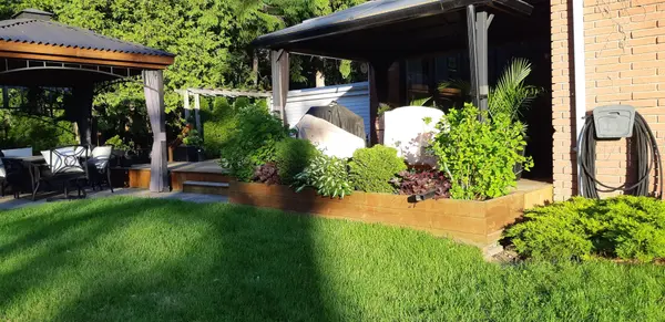 1184 Kingston RD, Pickering, ON L1V 1B4