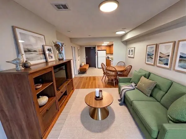 100 Scottfield DR #615, Toronto E07, ON M1S 5W5