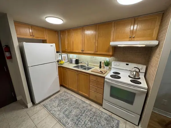 100 Scottfield DR #615, Toronto E07, ON M1S 5W5