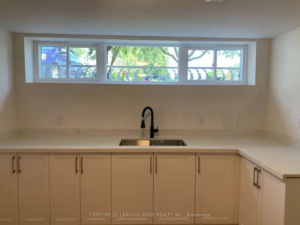 209 WAYNE CT #BSMT, Oshawa, ON L1G 3R6