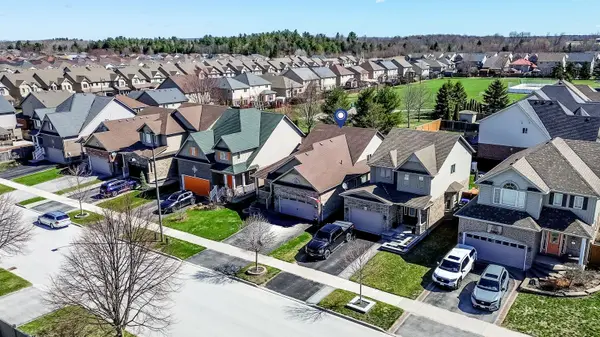 11 Red Cedar LN, Essa, ON L3W 0P5