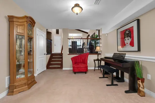 11 Red Cedar LN, Essa, ON L3W 0P5