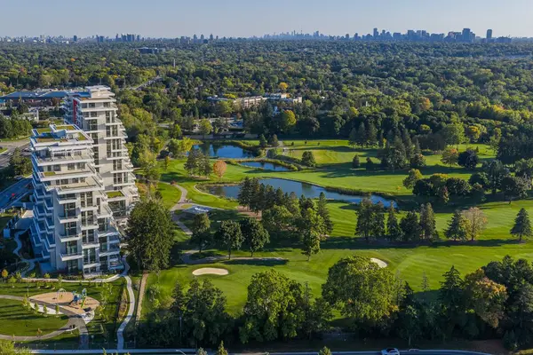 397 Royal Orchard BLVD #706, Markham, ON L3T 0H3