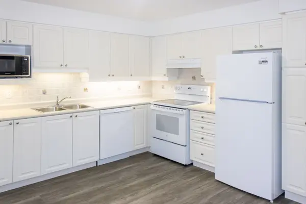 7373 Martingrove RD #412, Vaughan, ON L4K 9K1