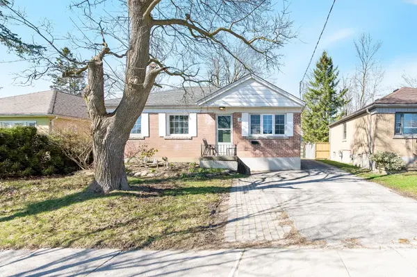 18 Newton ST, Barrie, ON L4M 3N3