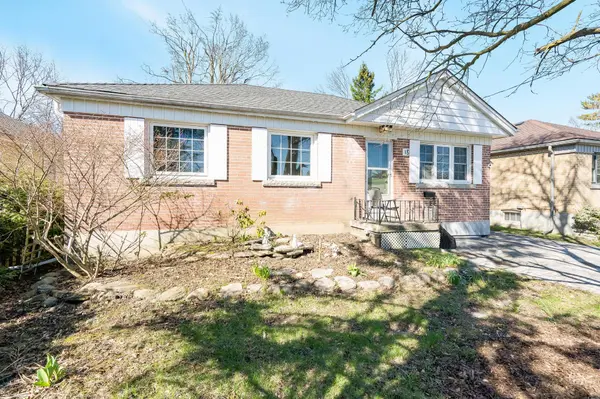 18 Newton ST, Barrie, ON L4M 3N3