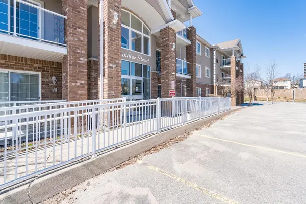 41 Coulter ST #19, Barrie, ON L4N 6L9