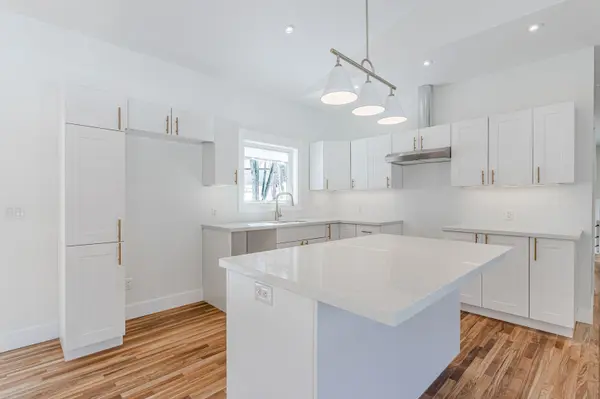 187 Albin RD, Tay, ON L0K 2C0