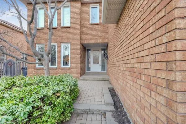 4 Garbutt CRES, Brampton, ON L6X 3G5
