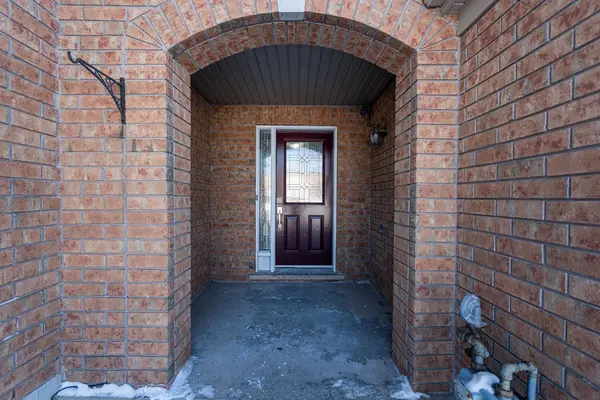 67 Decker Hollow CIR, Brampton, ON L6X 0L5