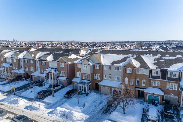 67 Decker Hollow CIR, Brampton, ON L6X 0L5