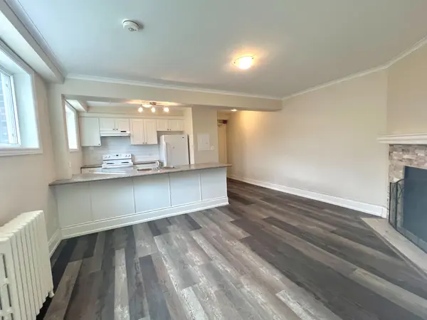 322 Lakeshore RD W #1, Mississauga, ON L5H 1G8