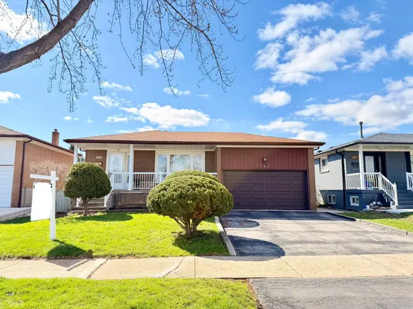 3746 Teeswater RD, Mississauga, ON L4T 2A4