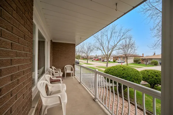 3746 Teeswater RD, Mississauga, ON L4T 2A4