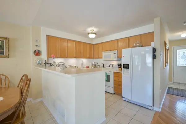 3077 Caulfield CRES, Mississauga, ON L5M 6J7