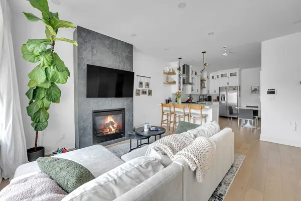 36 Humberside AVE, Toronto W02, ON M6P 1J7