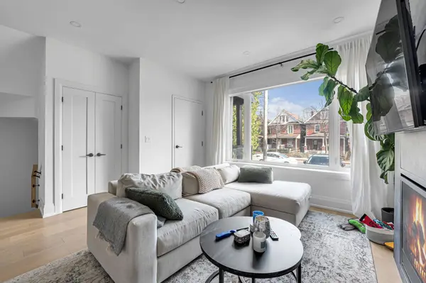 36 Humberside AVE, Toronto W02, ON M6P 1J7