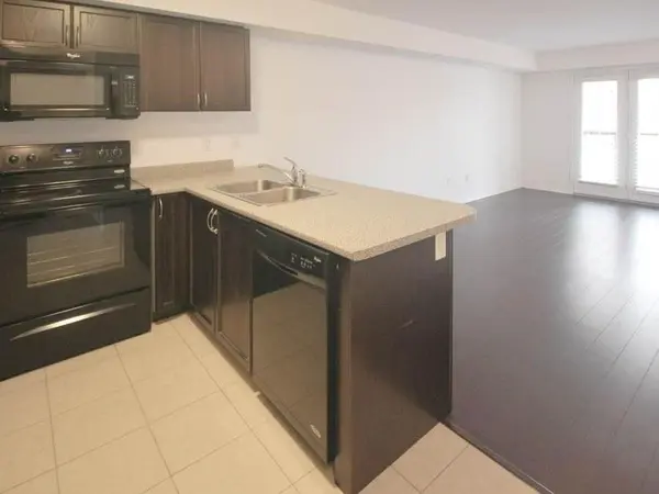 35 Hays BLVD #13, Oakville, ON L6H 0J1