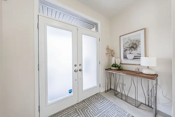 224 Wheat Boom DR, Oakville, ON L6H 0P4